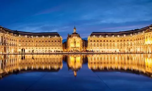 Place de la bourse de Bordeaux de nuit